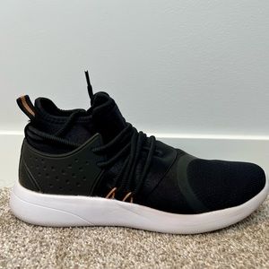 Fabletics High Top Black Sneaker Size 8.5